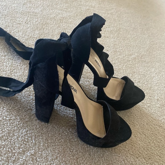 FASHIONNOVA bandage heels black - Picture 2 of 4